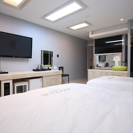 Opera 21 Hotel Чонджу Екстериор снимка
