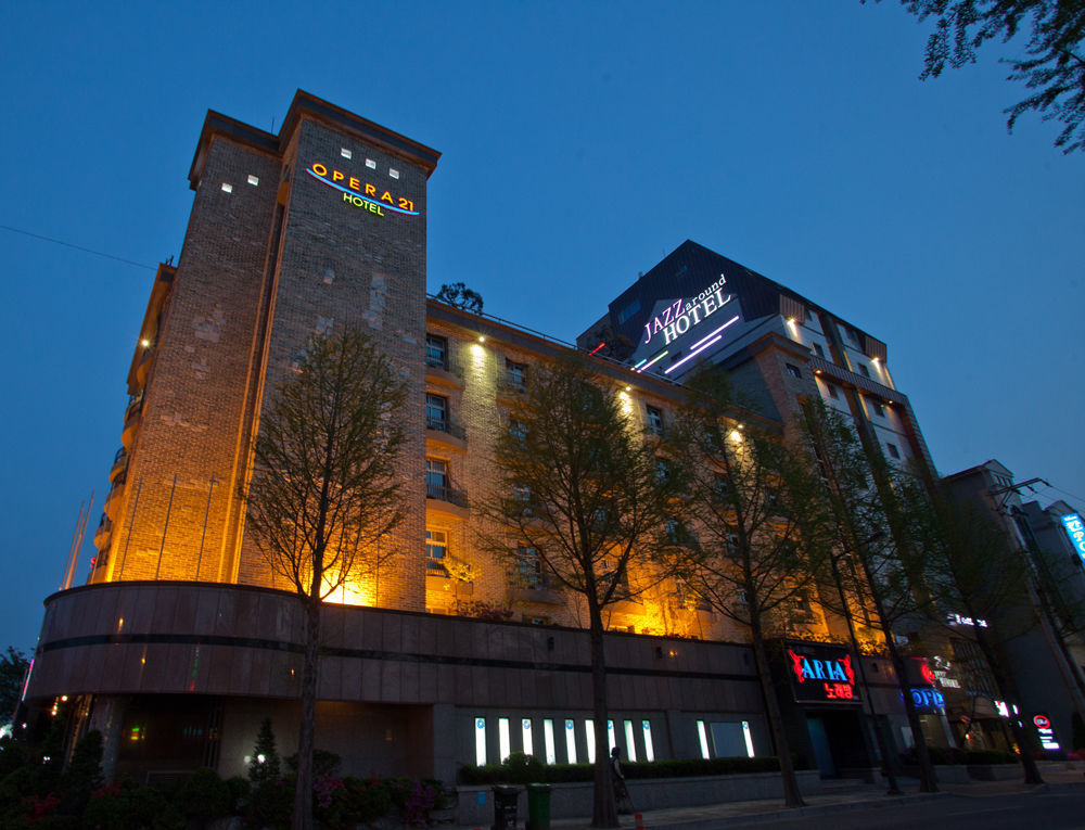 Opera 21 Hotel Чонджу Екстериор снимка