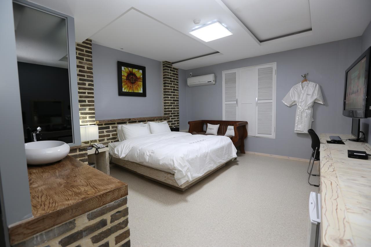 Opera 21 Hotel Чонджу Екстериор снимка