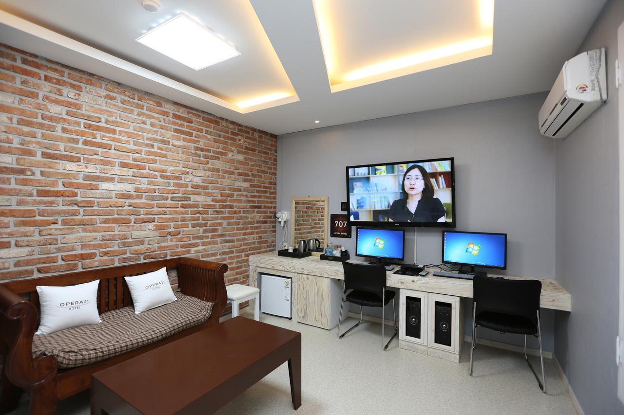 Opera 21 Hotel Чонджу Екстериор снимка
